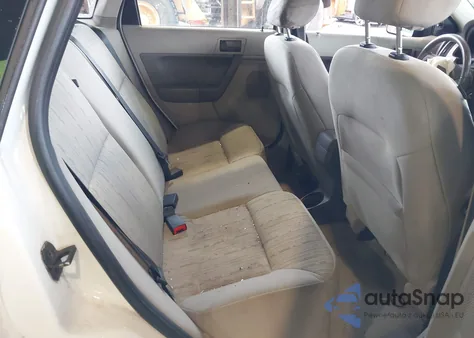 2011 Ford Focus Se z USA, uszkodzony, nr VIN 1FAHP3FN2BW121234